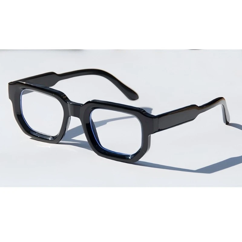 Black classic fashion sunglasses
